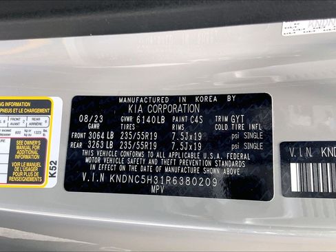 Used 2024 Kia Carnival EX FWD image 34
