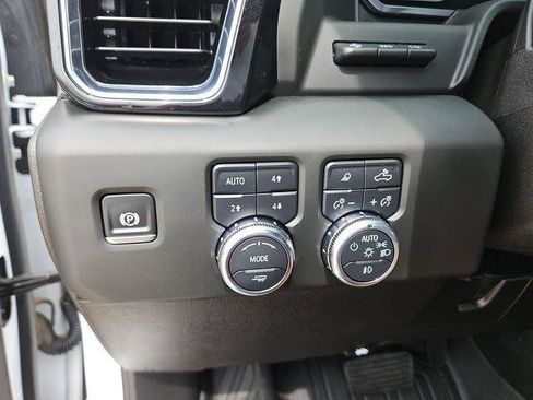 Used 2025 GMC Sierra 2500 Denali Ultimate AWD/4WD image 17