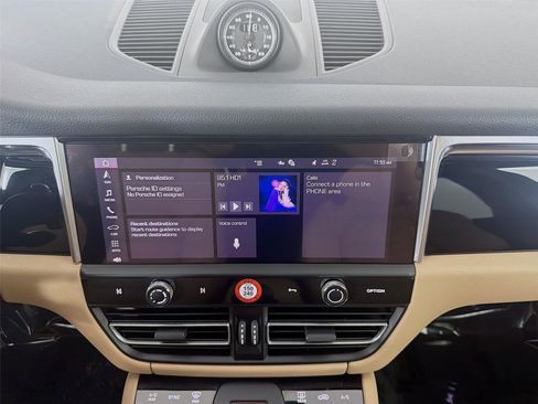 New 2025 Porsche Macan image 19