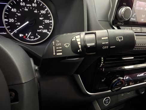 Used 2021 Nissan Rogue SV w/ Premium Package FWD image 22