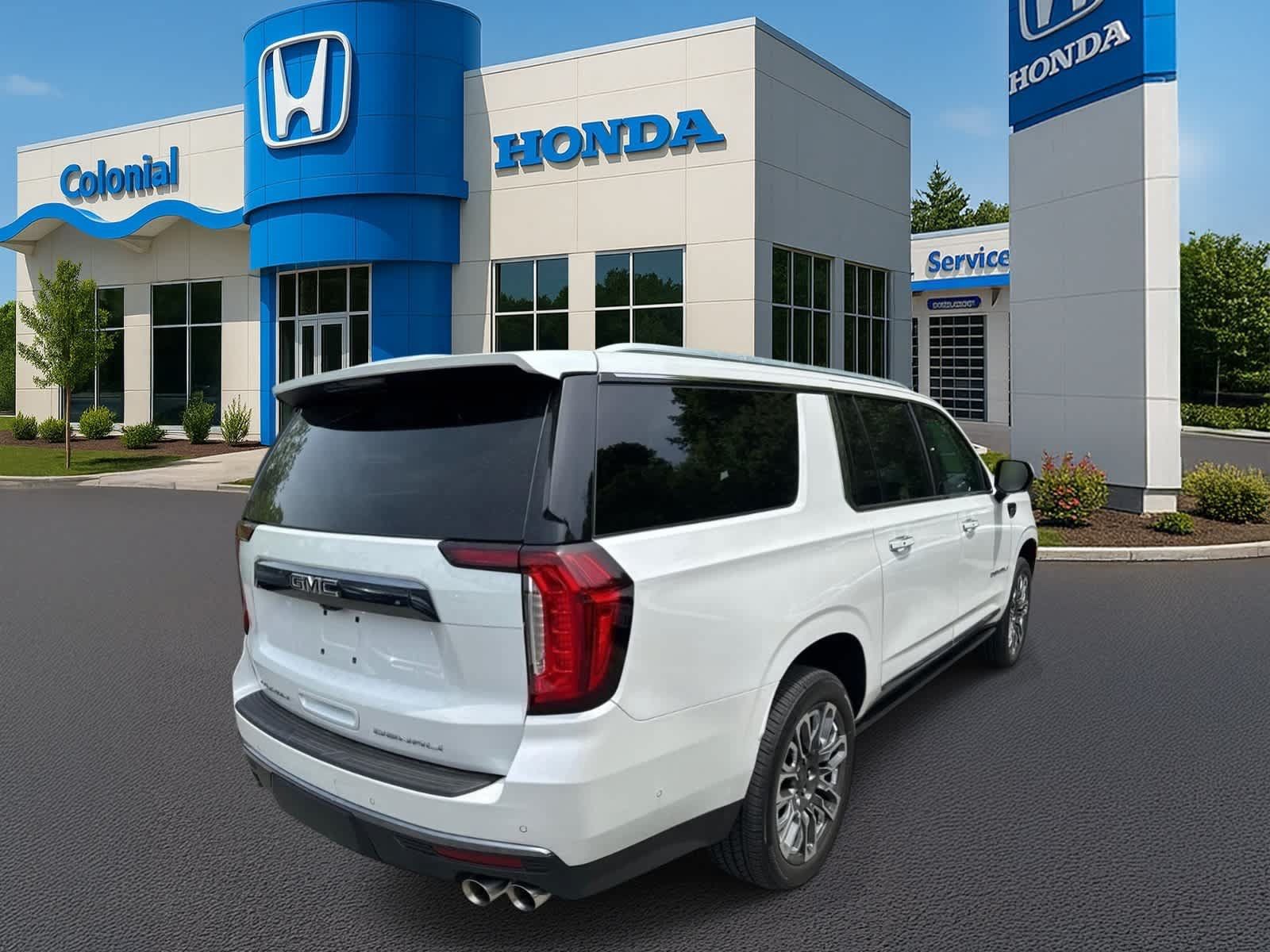Used 2023 GMC Yukon XL Denali Ultimate AWD/4WD image 6