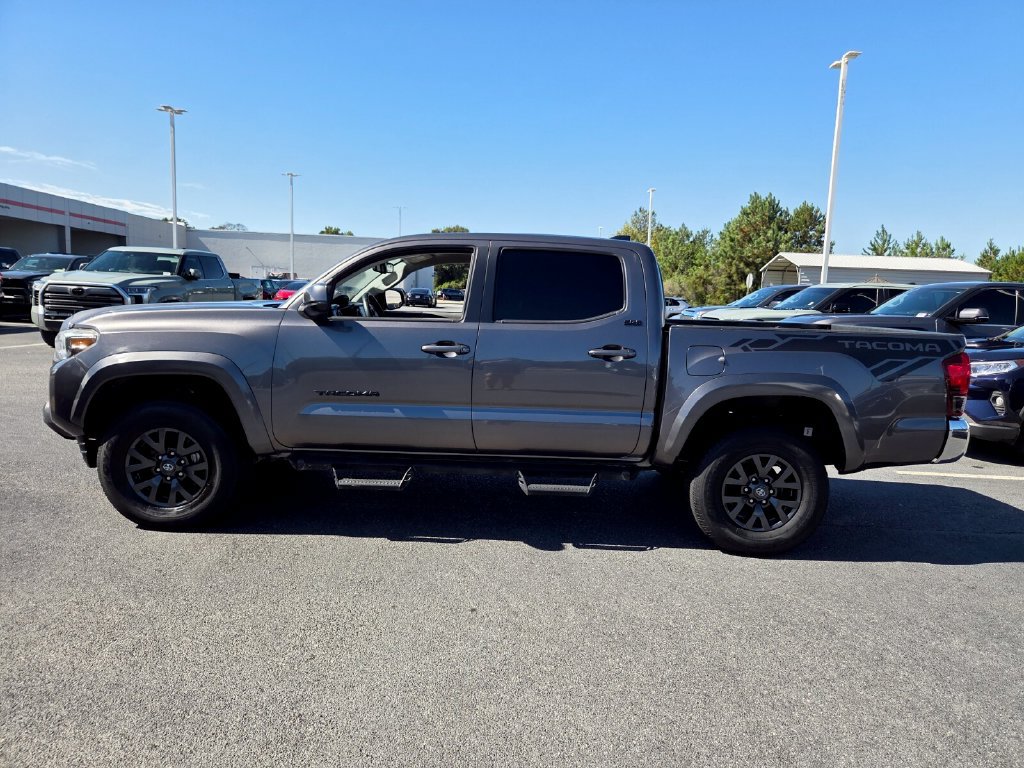 Used 2021 Toyota Tacoma SR5 RWD image 4