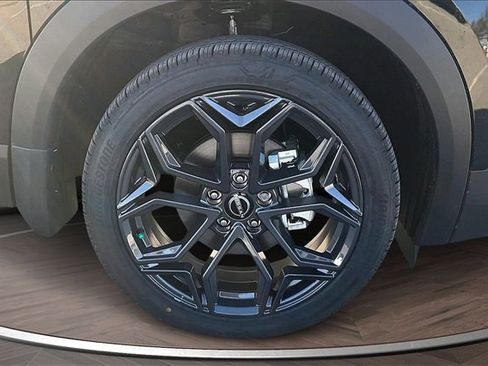 New 2026 Nissan Kicks SR w/ SR Premium Package image 12