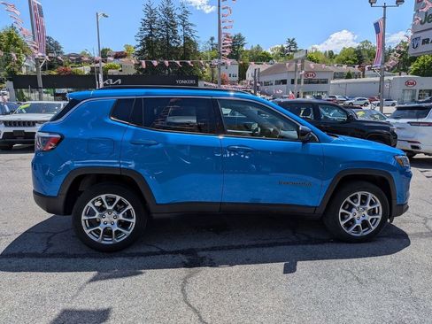 Used 2022 Jeep Compass Latitude AWD/4WD image 5