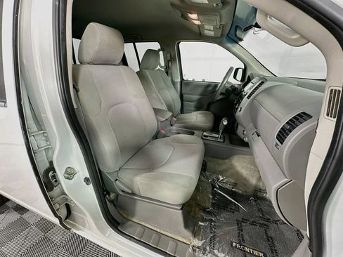 Used 2017 Nissan Frontier SV RWD image 29