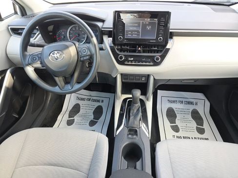 Certified 2022 Toyota Corolla Cross L image 20