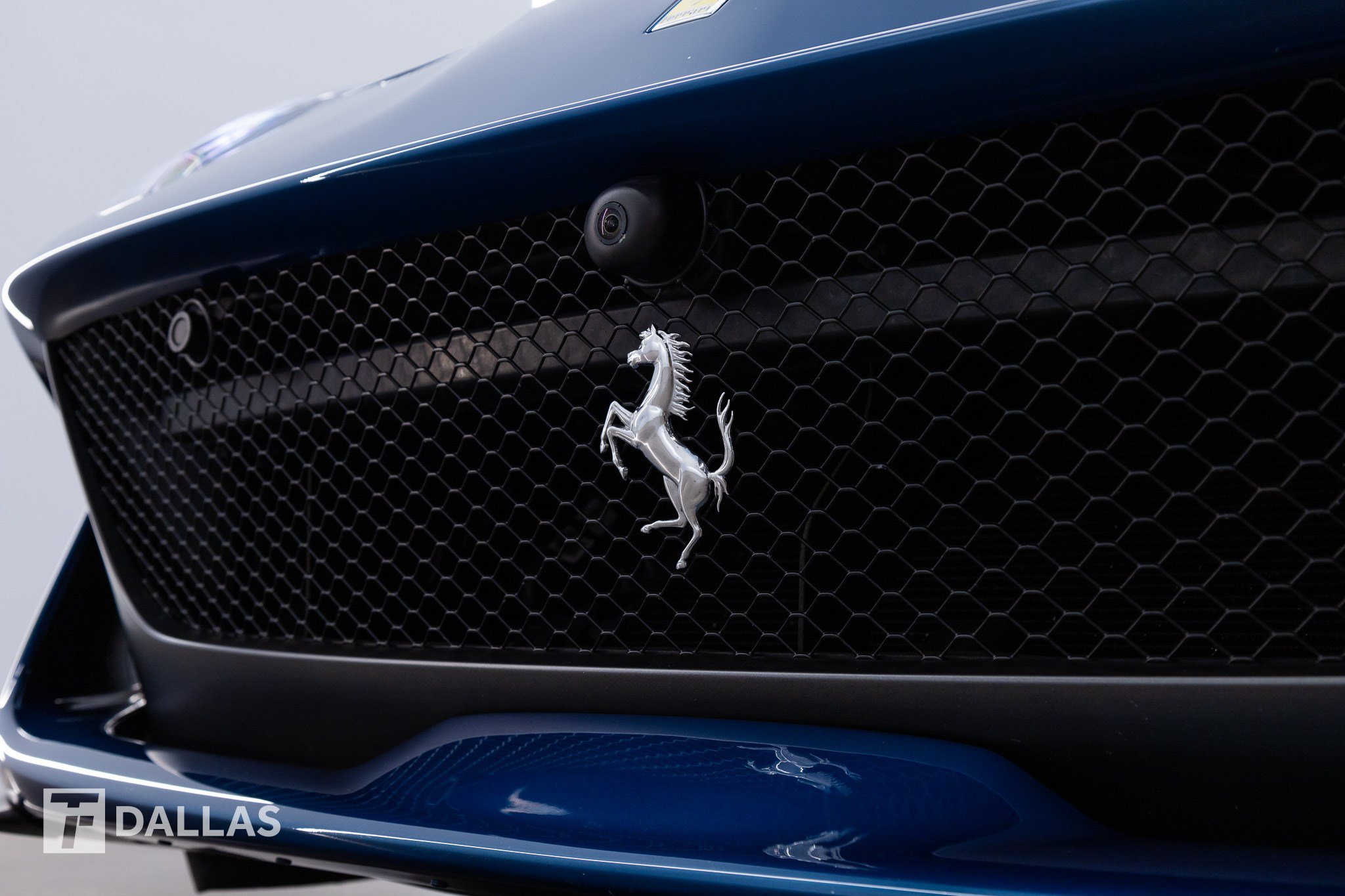 Used 2018 Ferrari 812 Superfast RWD image 5
