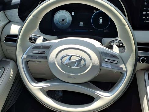 Certified 2024 Hyundai Palisade Calligraphy FWD image 12