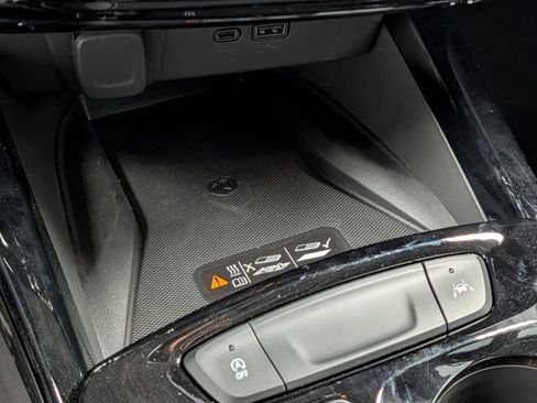 New 2026 Chevrolet Trax ACTIV w/ Sunroof Package image 24