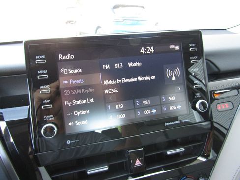 Used 2023 Toyota Camry XLE FWD image 14