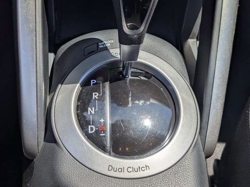 Used 2014 Hyundai Veloster FWD image 20