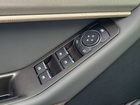 Used 2026 Ford Explorer Active RWD image 13