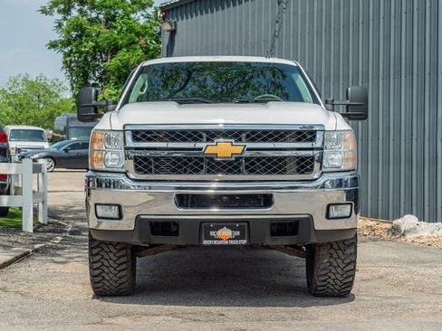 Used 2014 Chevrolet Silverado 2500 LT w/ Interior Plus Package AWD/4WD image 9