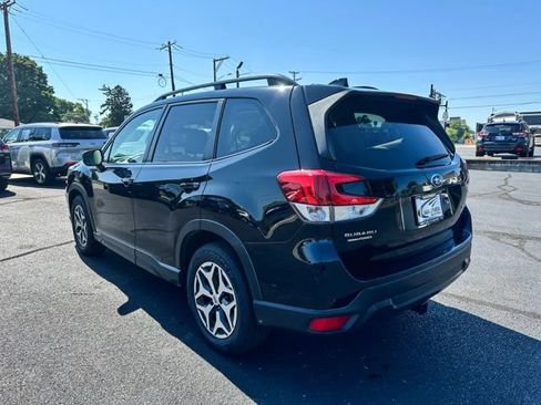 Used 2019 Subaru Forester Premium w/ All-Weather Package AWD/4WD image 6