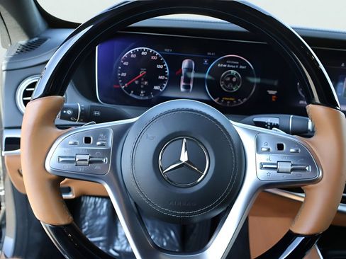 Used 2019 Mercedes-Benz S 560 Sedan image 37