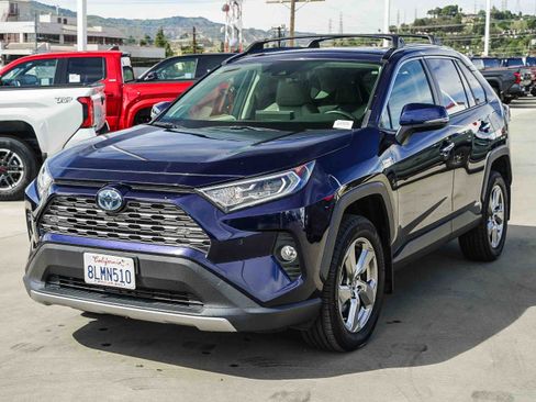 Certified 2019 Toyota RAV4 Limited w/ Carpet Mat Package image 6