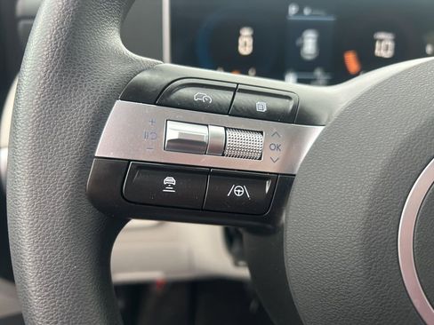 Used 2025 Hyundai Tucson SE image 14