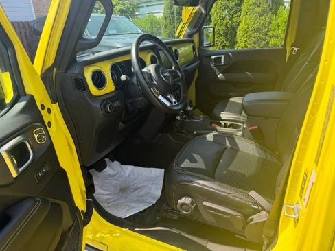 Used 2022 Jeep Wrangler Unlimited Sahara w/ Dual Top Group AWD/4WD image 10