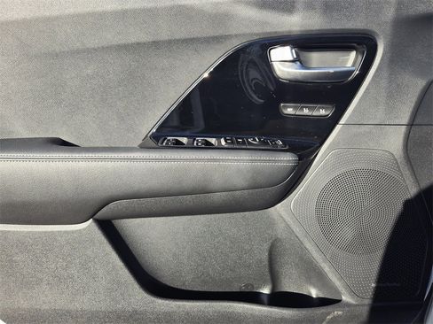 Used 2018 Kia Niro Touring image 23