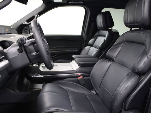 Used 2025 Lincoln Navigator Reserve w/ Jet Appearance Package image 26
