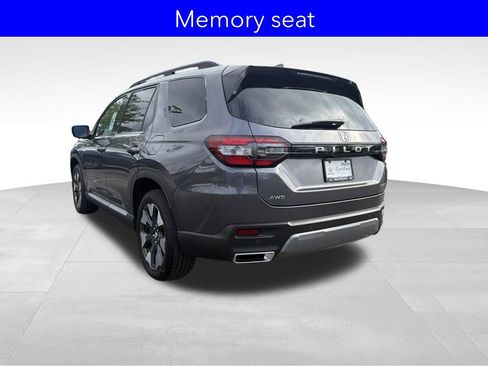 Certified 2026 Honda Pilot Touring image 9