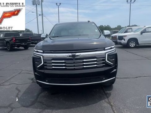Used 2025 Chevrolet Tahoe Premier AWD/4WD image 3