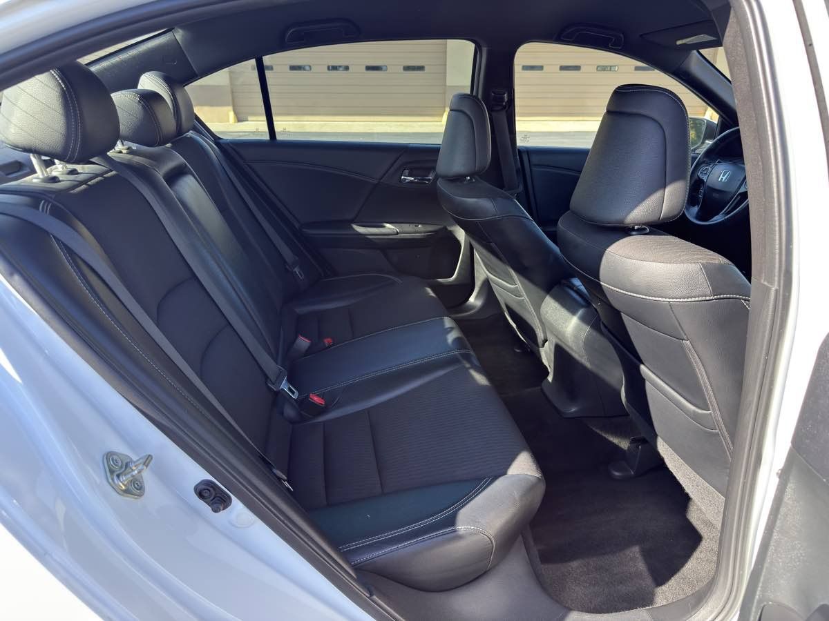 Used 2017 Honda Accord Sport image 20