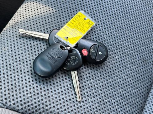 Used 2013 Toyota Tacoma PreRunner w/ TRD Sport Pkg image 33