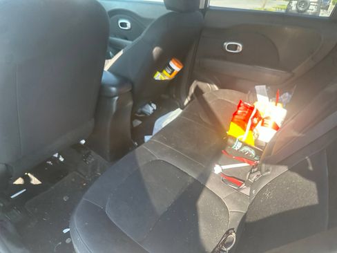 Used 2014 Kia Soul FWD image 11