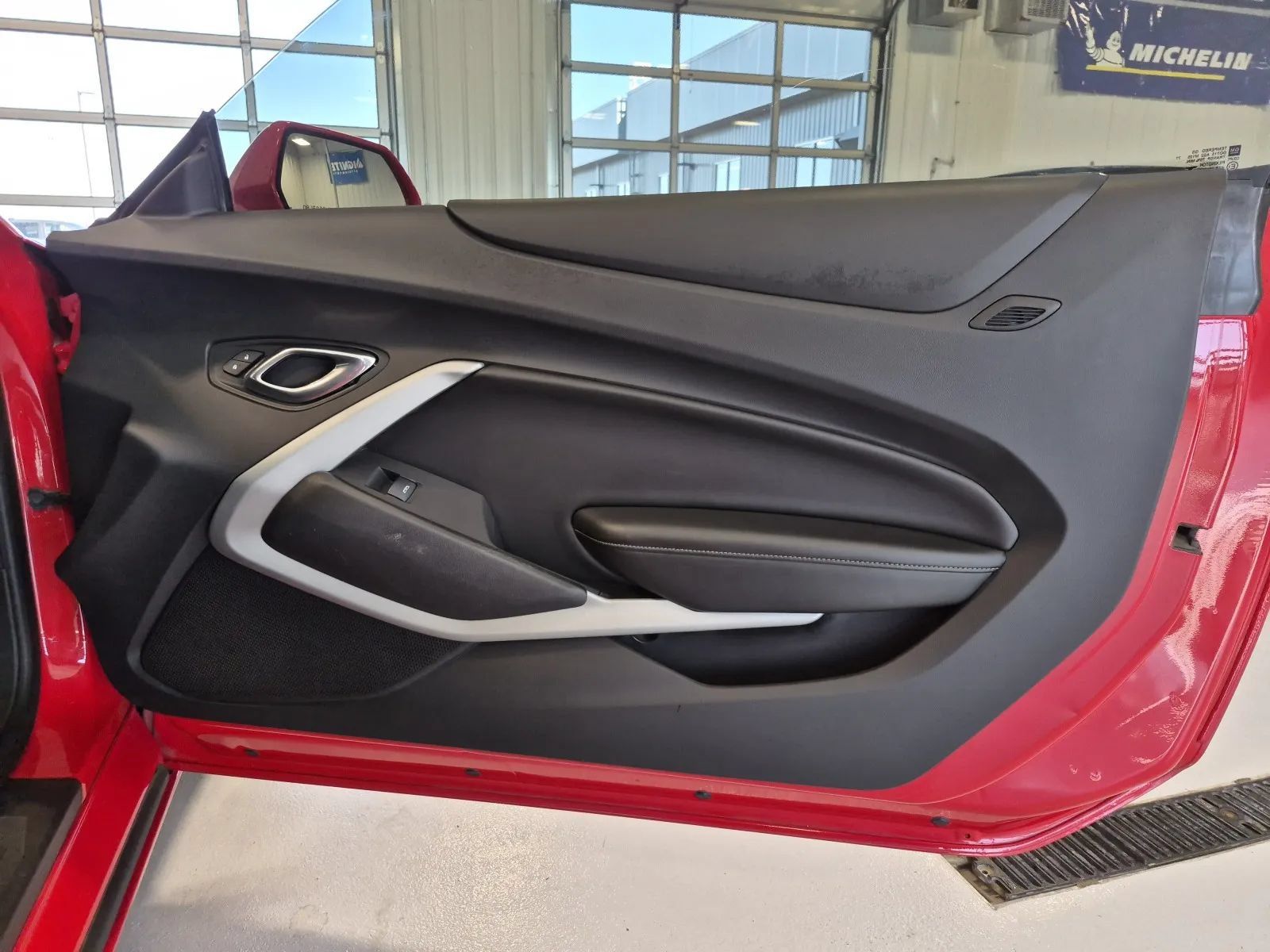 Used 2017 Chevrolet Camaro LT RWD image 14