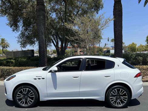 Used 2023 Maserati Grecale Modena AWD/4WD image 61