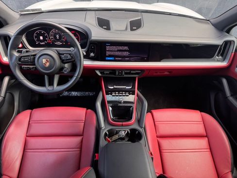 Certified 2026 Porsche Cayenne AWD/4WD image 26
