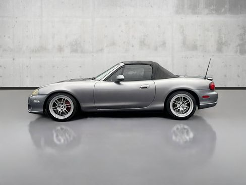 Used 2004 MAZDA MX-5 Miata MAZDASPEED image 4