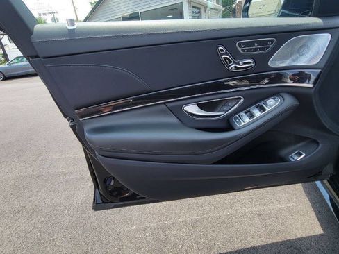 Used 2019 Mercedes-Benz S 560 4MATIC Sedan image 12