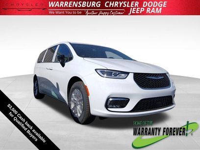 New 2026 Chrysler Pacifica Select