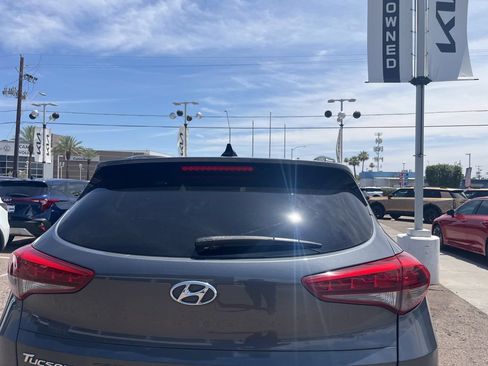 Used 2016 Hyundai Tucson Limited w/ Option Group 03 AWD/4WD image 9