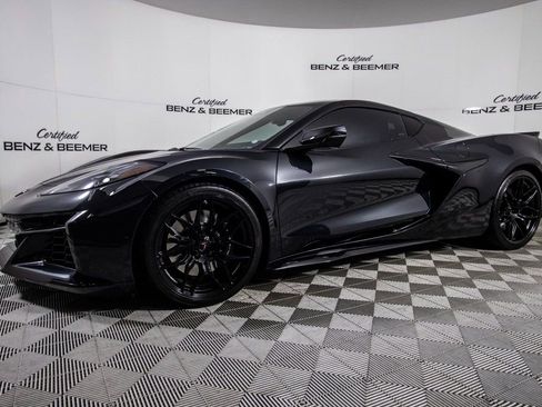 Used 2024 Chevrolet Corvette Z06 w/ LPO, Roadside Safety Package image 5