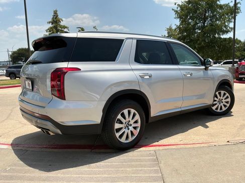 Used 2025 Hyundai Palisade SEL FWD image 6