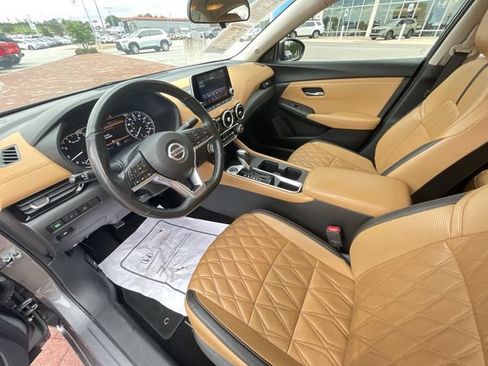 Used 2023 Nissan Sentra SV w/ SV Premium Package FWD image 11