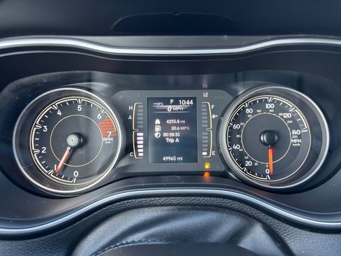 Used 2021 Jeep Cherokee Latitude Plus image 18