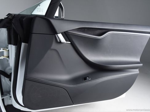 Used 2018 Tesla Model S 100D image 29