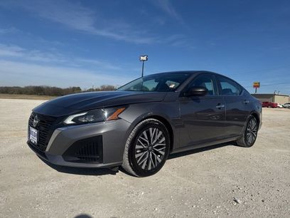 Used 2024 Nissan Altima 2.5 SV