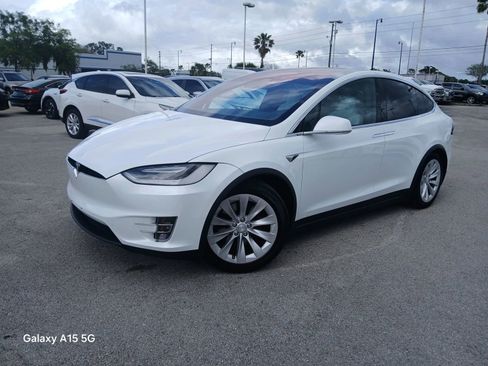 Used 2018 Tesla Model X 100D AWD/4WD image 2