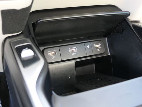 Used 2023 Kia Sorento EX image 20