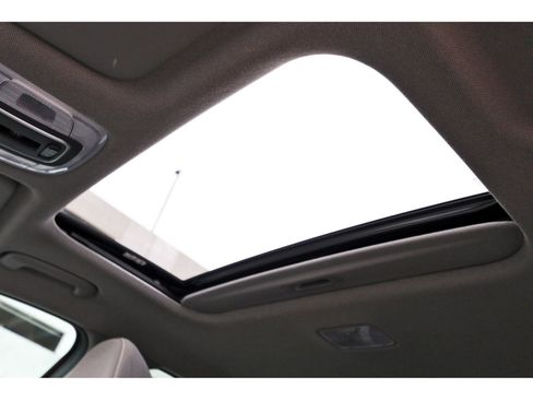 Certified 2025 Hyundai Elantra SEL image 28