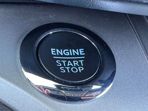 Used 2022 Ford Explorer XLT w/ Equipment Group 202A image 11