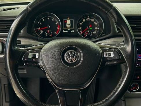 Used 2019 Volkswagen Passat Wolfsburg Edition image 13