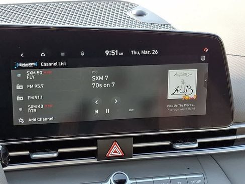 Used 2024 Hyundai Elantra SEL image 17