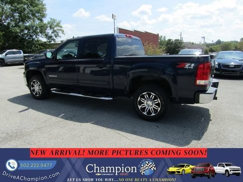 Used 2010 GMC Sierra 1500 SLT w/ SLT Convenience Package AWD/4WD image 7