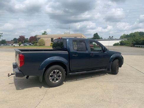 Used 2019 Nissan Frontier Desert Runner RWD image 11
